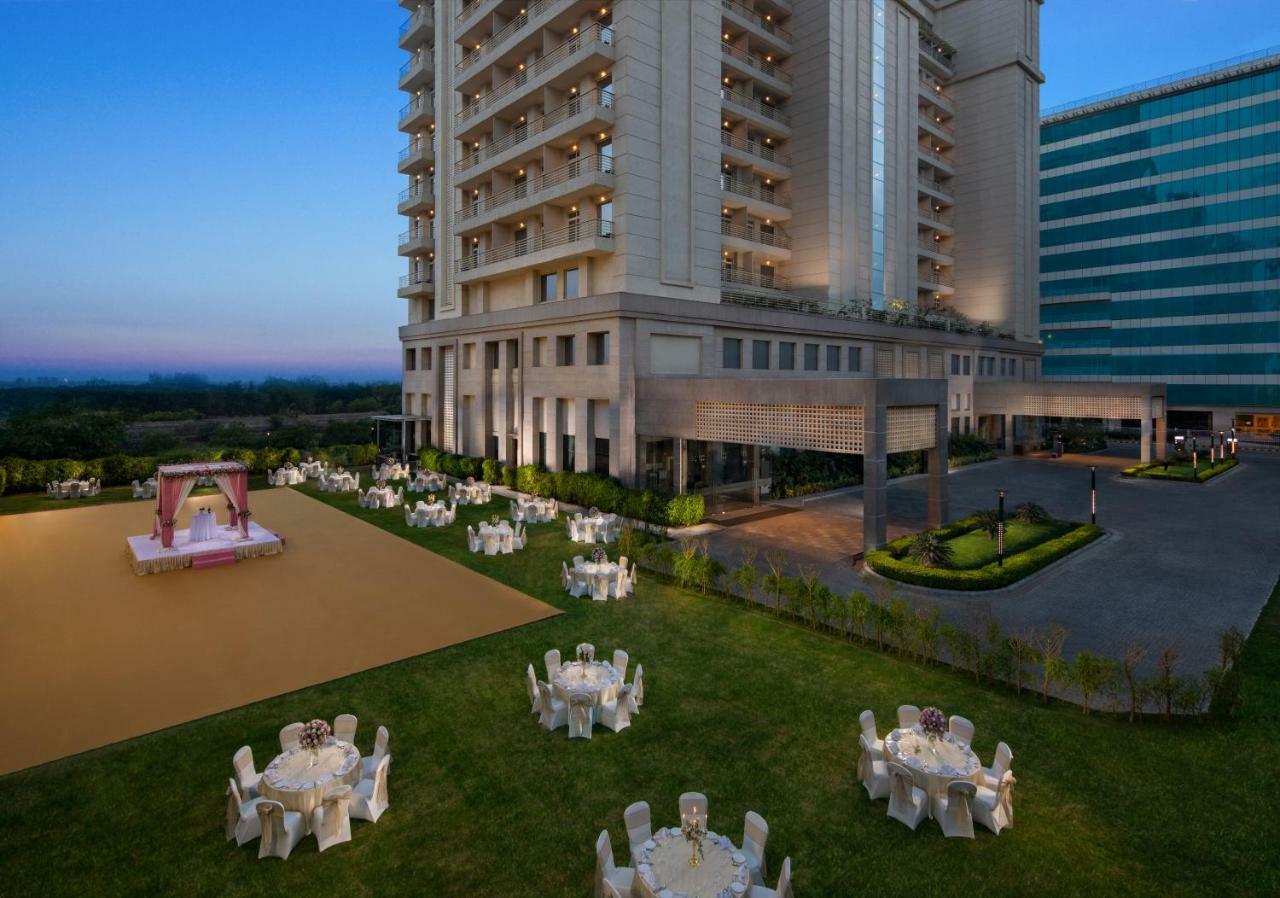 Sandal Suites By Lemon Tree Hotels Noida Exteriér fotografie