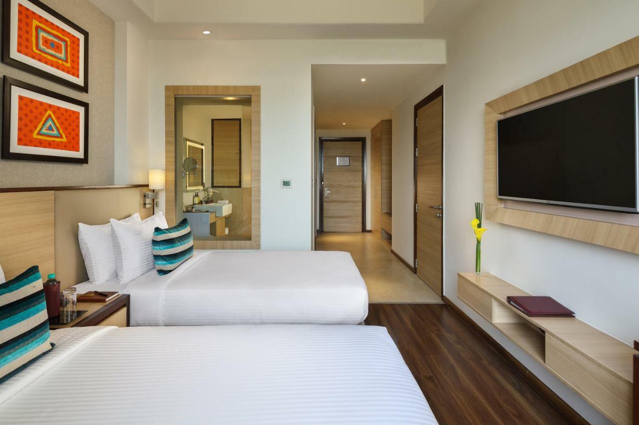 Sandal Suites By Lemon Tree Hotels Noida Exteriér fotografie