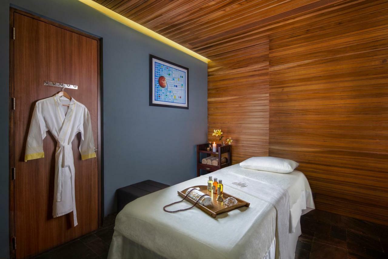 Sandal Suites By Lemon Tree Hotels Noida Exteriér fotografie