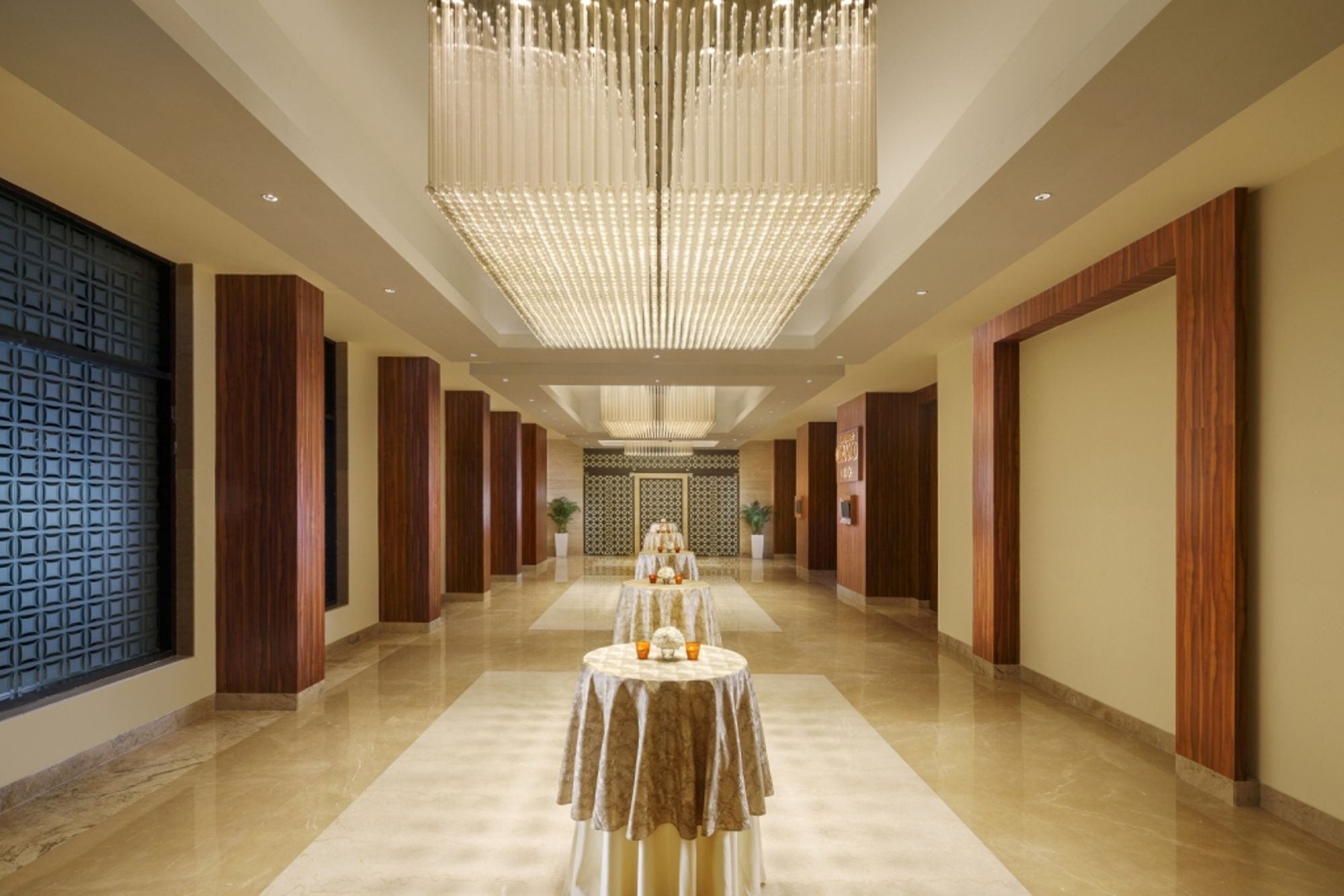 Sandal Suites By Lemon Tree Hotels Noida Exteriér fotografie